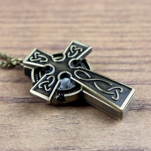 Taschenuhr, keltisches Kreuz